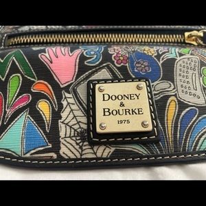 Dooney wallet